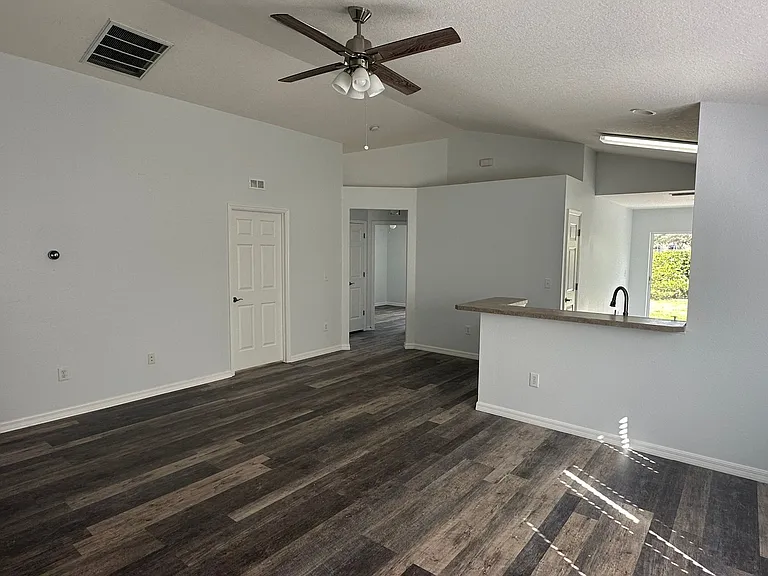 6010 Skylarkcrest Dr — Photo 1