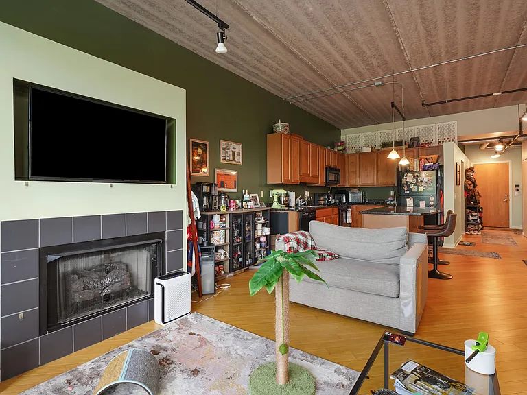 101 Curry Ave #402 — Photo 5