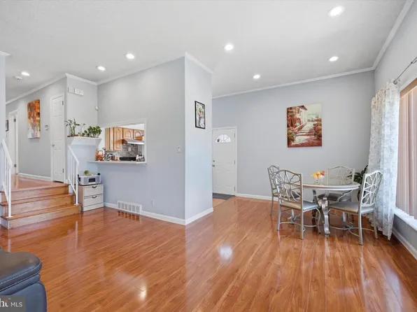 8345 Langdon St, Philadelphia, PA 19152