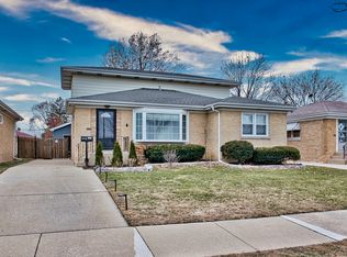 8646 N Ozark Ave, Niles, IL 60714