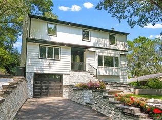 45 Forest Dr, Centerport, NY 11721