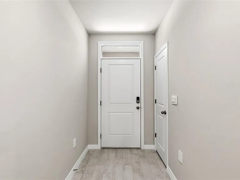 25222 Cadiz Dr — Photo 3