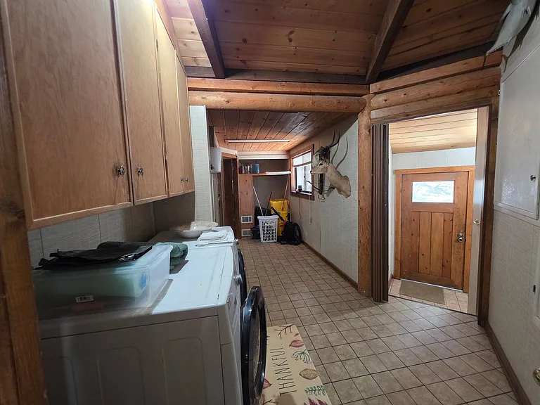 7068 Sandy Crk — Photo 20