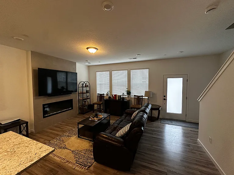 Silver Maple Ln — Photo 8