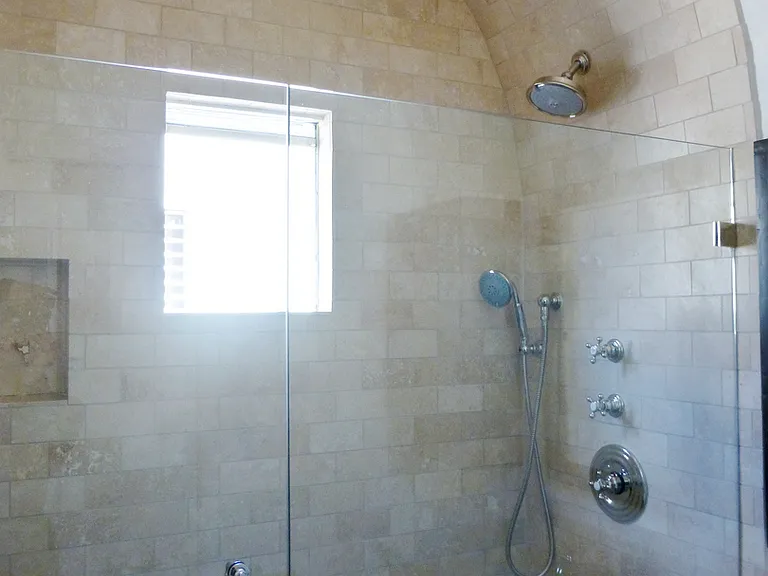 1355 N Laurel Ave — Photo 14