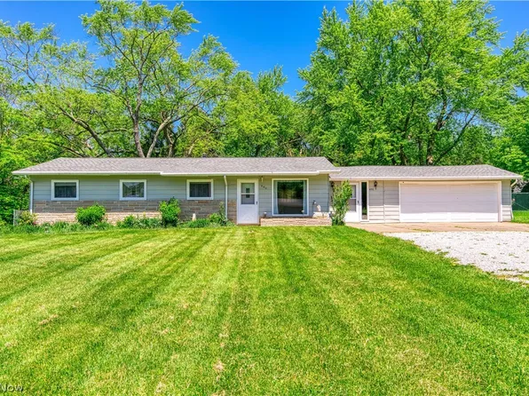 490 Sherwood Dr, Aurora, OH 44202