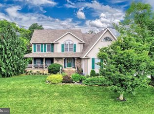 2771 Heather Dr, York, PA 17402