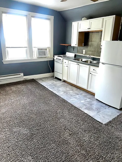 Building Photo - 3936 Davis Ave #3