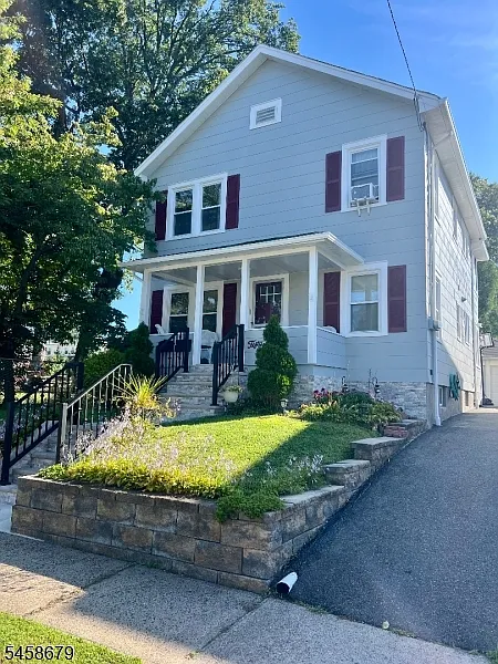 2 bed, 1.0 bath, $2,000 — Photo 1