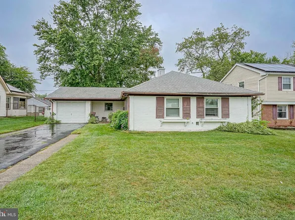 31 Medley Ln, Willingboro, NJ 08046