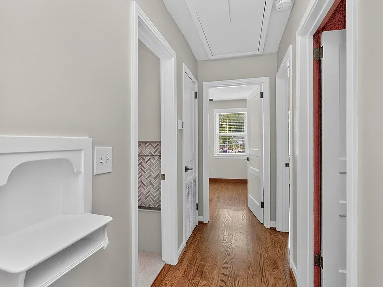 409 Woodberry Dr — Photo 10