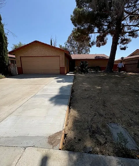 43702 Rembrandt St — Photo 1