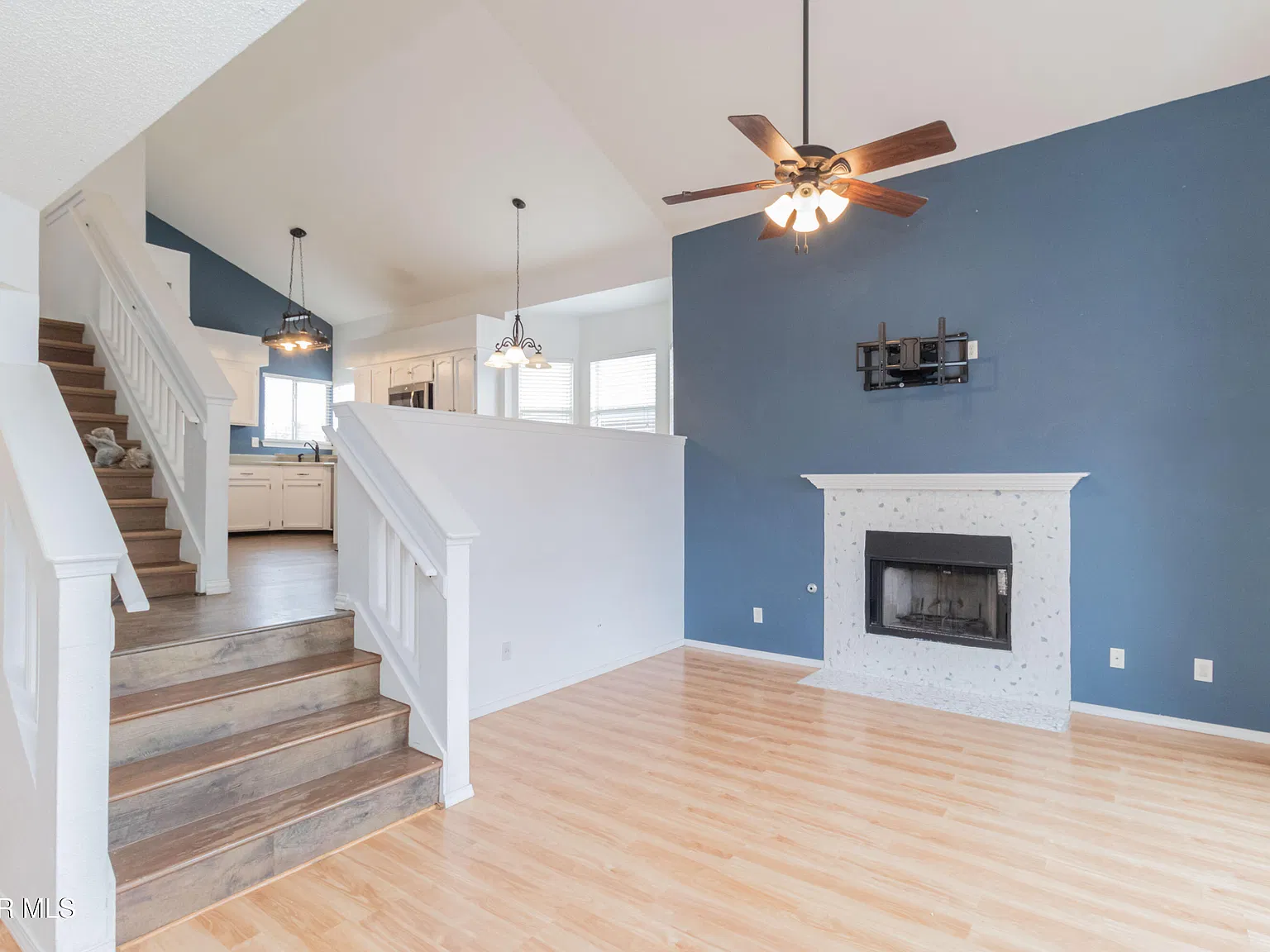 4 bed, 2.0 bath, 1662 sqft, $2,350 — Photo 2