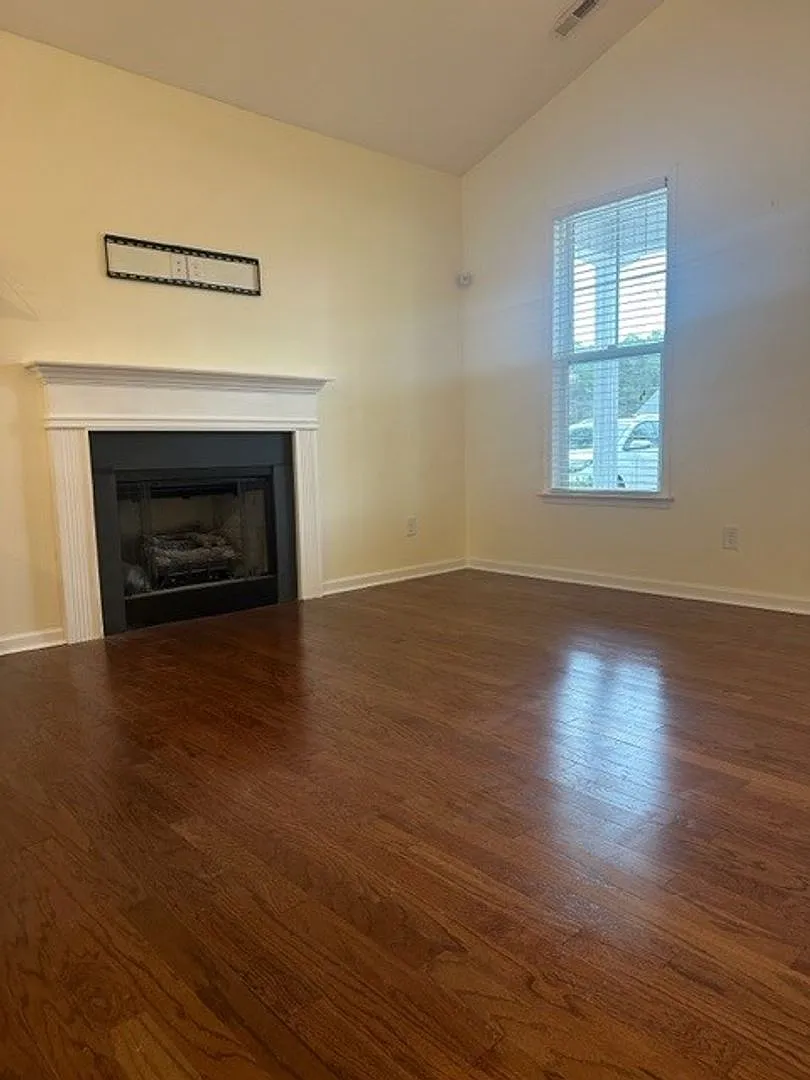 Building Photo - 103 Grand Oaks Dr