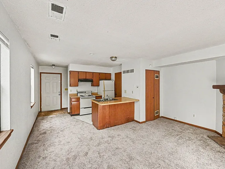 8213 N Everton Ave — Photo 3