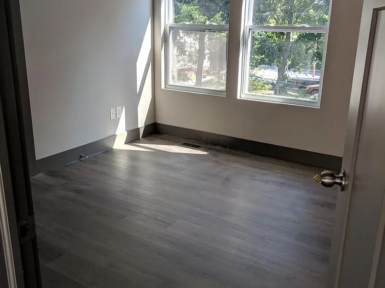 2310 Summit St — Photo 13