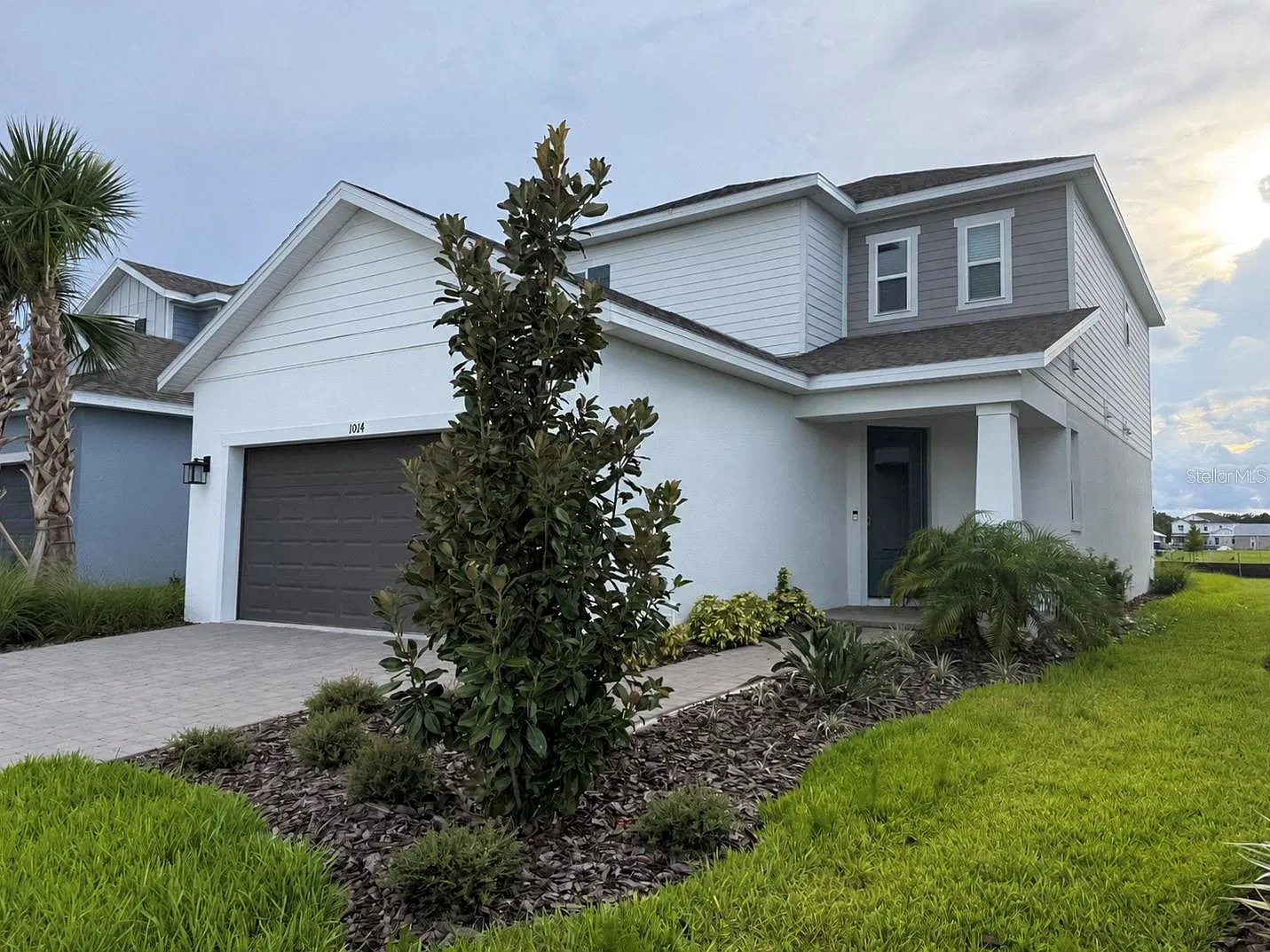 3 bed, 3.5 bath, 1989 sqft, $3,000 — Photo 1