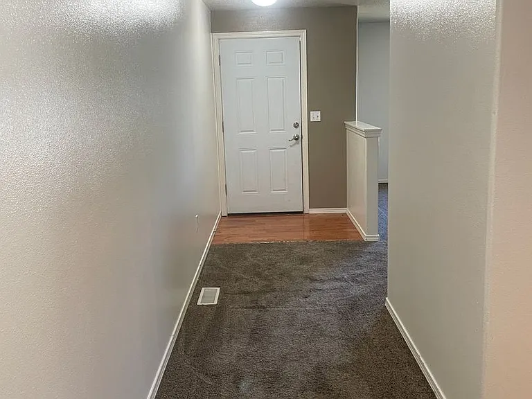 3401 W Mariner Ln — Photo 2