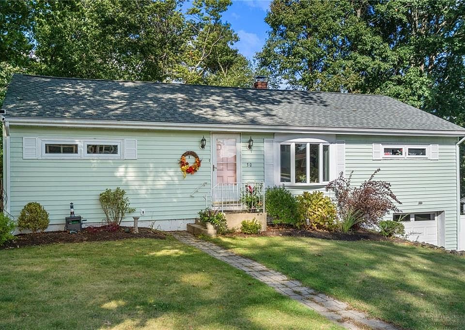 1st image of 30 Lockwood Rd