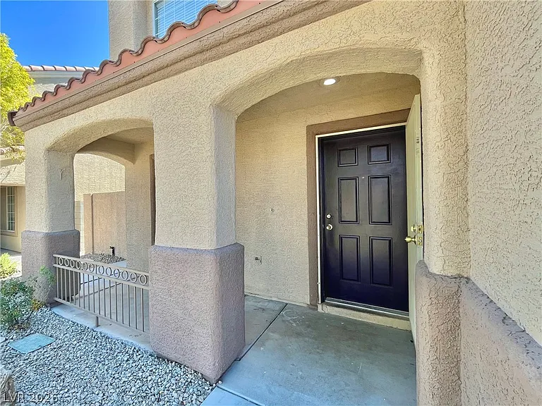 9924 Clover Field Ct — Photo 2