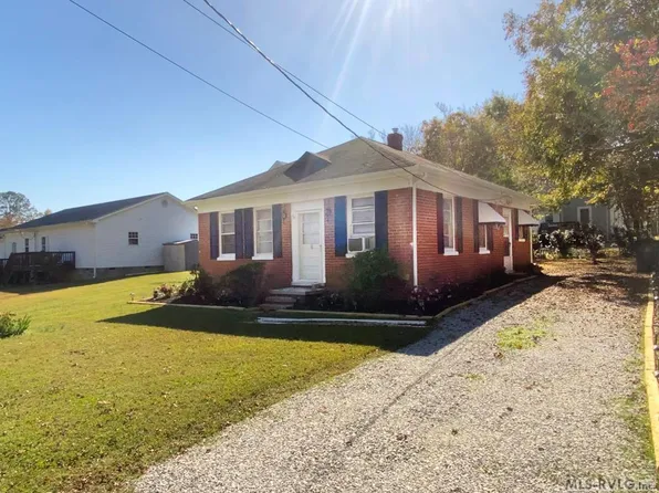 305 Pennington St, South Hill, VA 23970