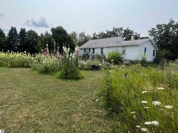 4955 S French Rd, Cedar, MI 49621