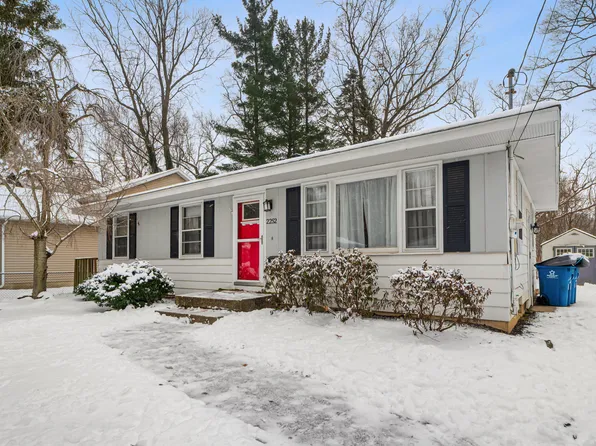 2252 Floyd St SW, Wyoming, MI 49519
