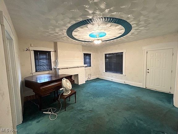 3rd image of 1081 W Exchange St