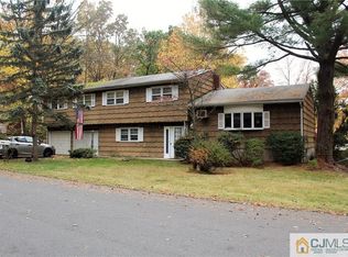 41 Montclair Ave, Edison, NJ 08820