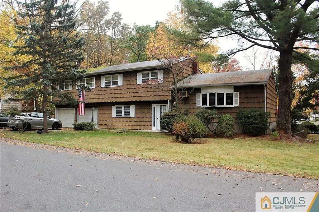 41 Montclair Ave photo 1