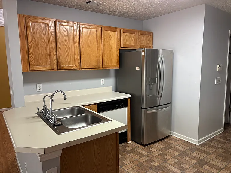310 Paxton Ct — Photo 5
