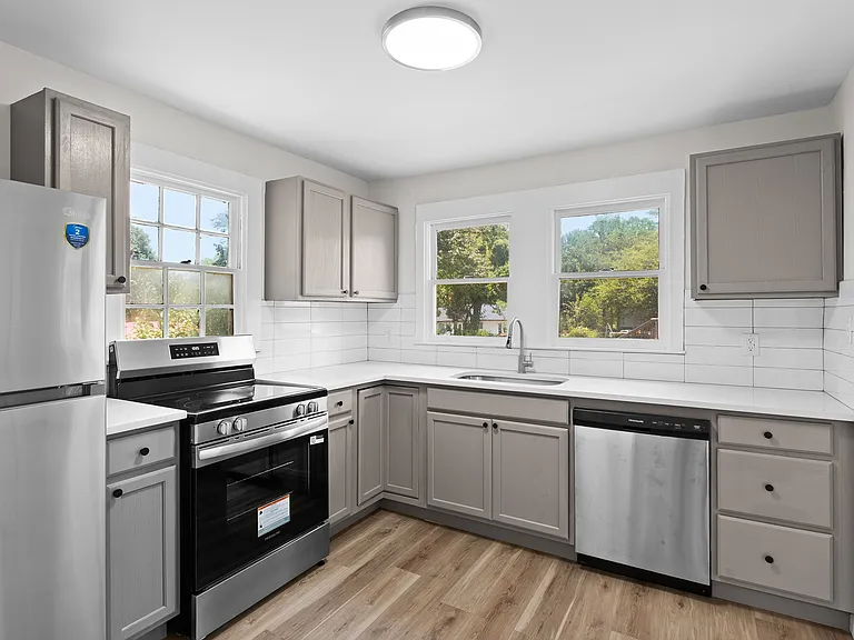 3311 Arlington Dr — Photo 9