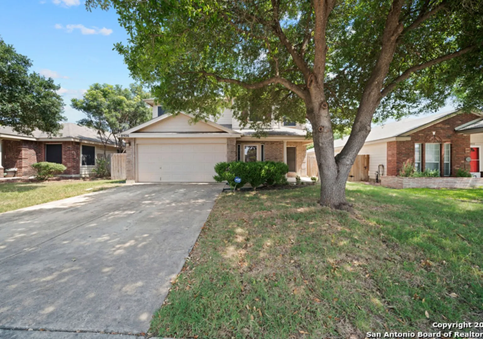 Two Story Beauty — Photo 2