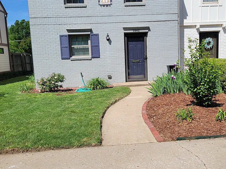 3942 S Madison Pl — Photo 2