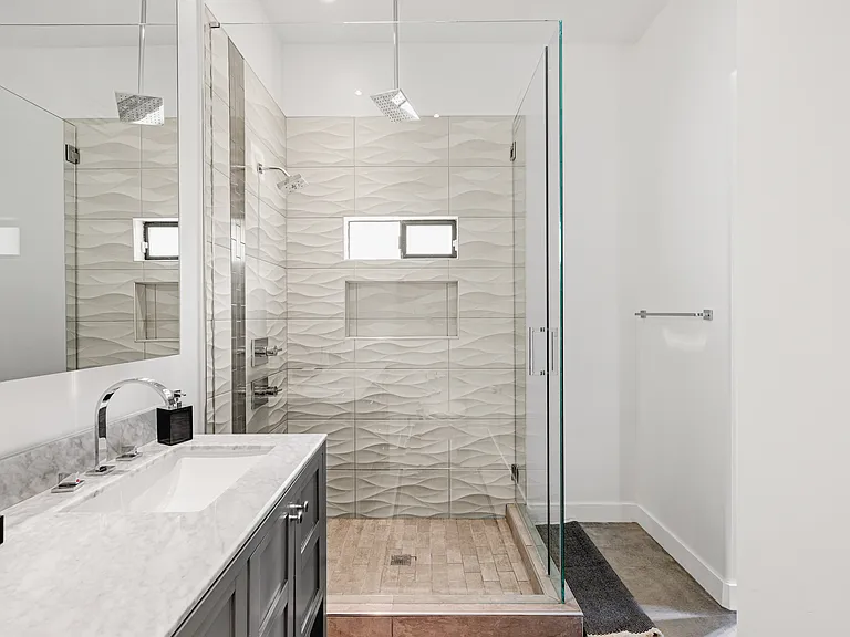 10011 E Windrose Dr — Photo 24
