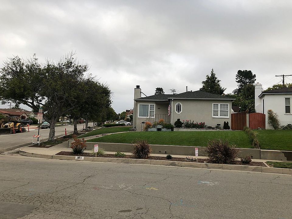 2nd image of 1622 Cabrillo Ave