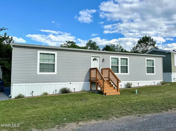 258 Poplar Ave, New Paris, PA 15554