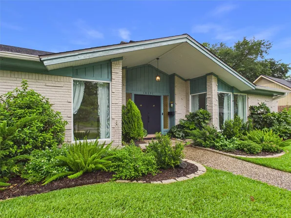 18591 Martinique Dr, Houston, TX 77058