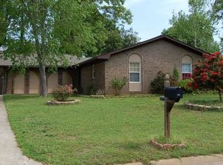 246 Valencia Cir, Centerville, GA 31028