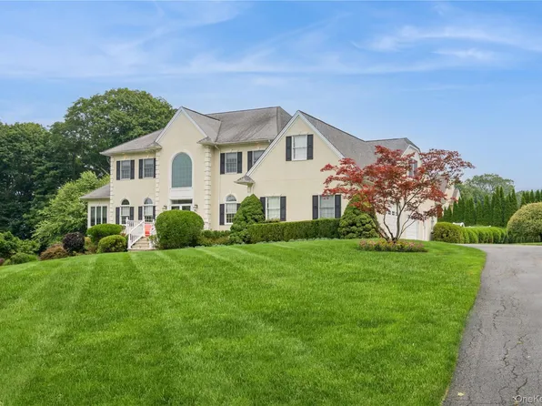 90 Majestic Ridge, Carmel, NY 10512