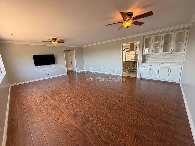 410 Mira Loma Ln — Photo 4