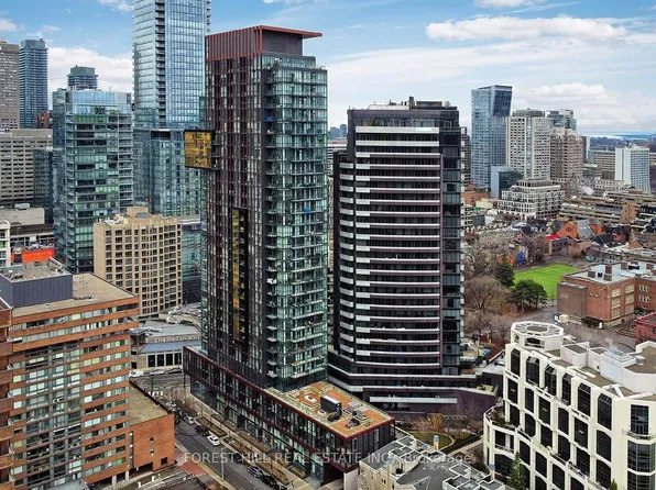 32 Davenport Rd #2407, Toronto, ON M5R 0B5