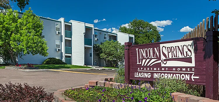 Lincoln Springs _ Enterance Sign