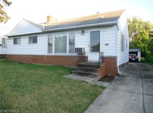 20740 Applegate Rd, Maple Heights, OH 44137