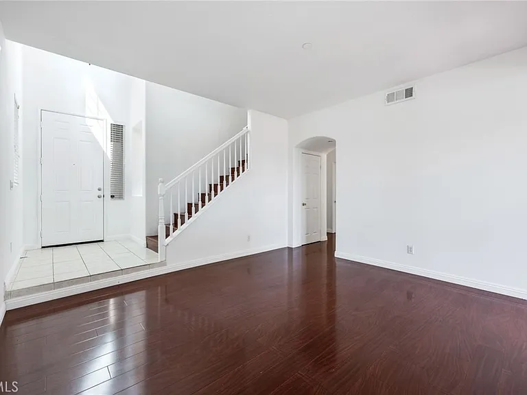 4544 Filson St — Photo 2