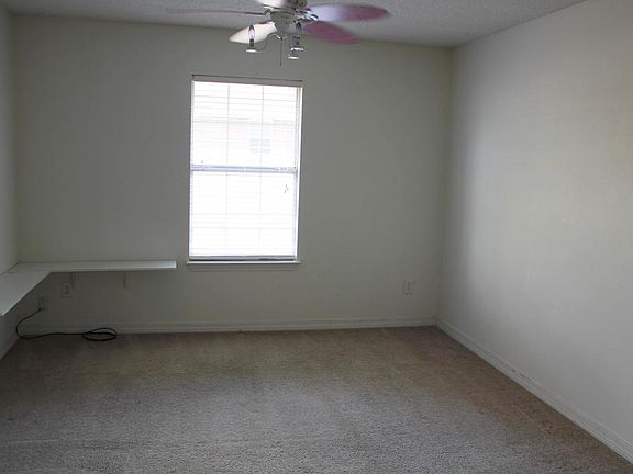 3rd image of 2052 Alfred Blvd
