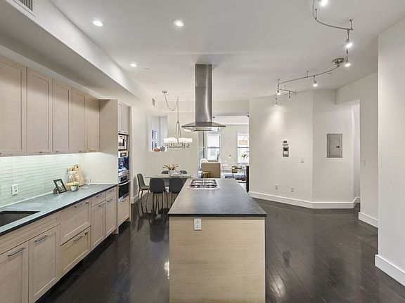 4th image of 345 E 50th St APT 4E