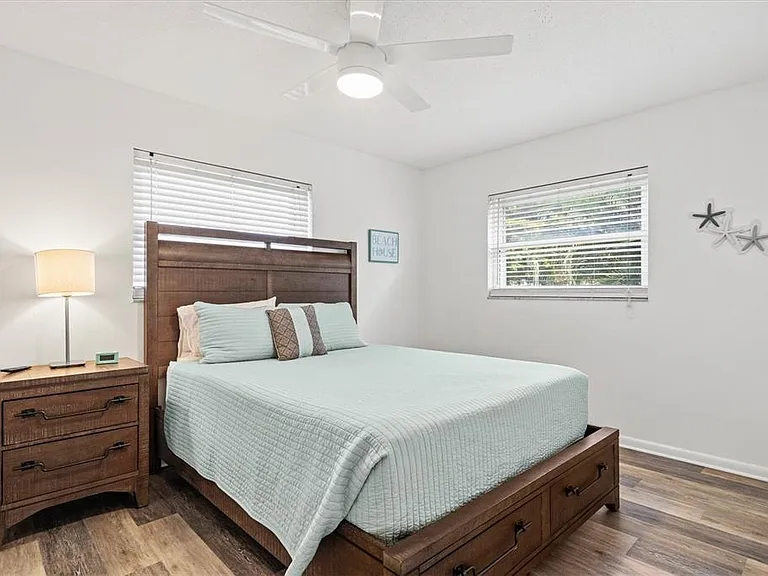 2572 Jefferson Cir — Photo 26