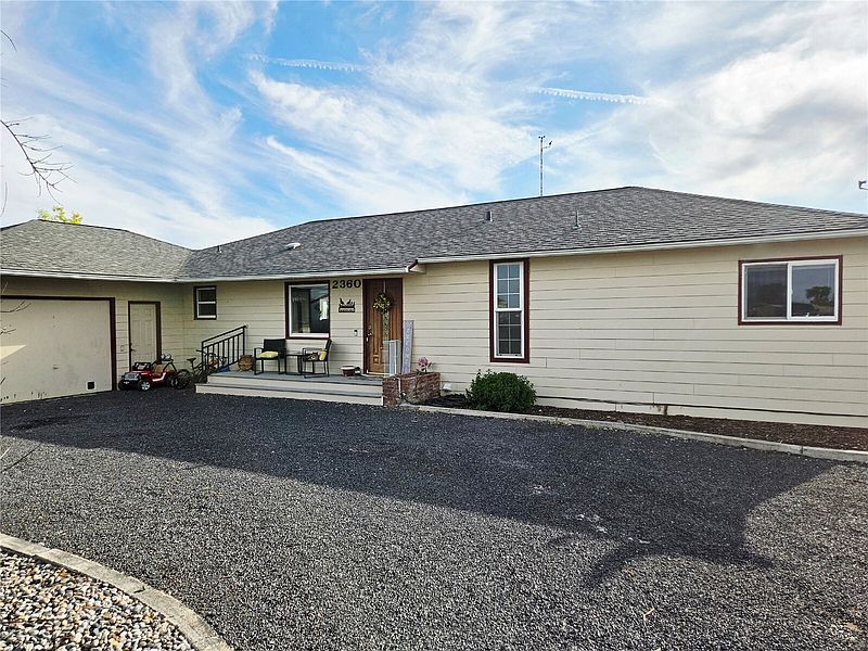 2nd image of 2360 Elgin Road NE