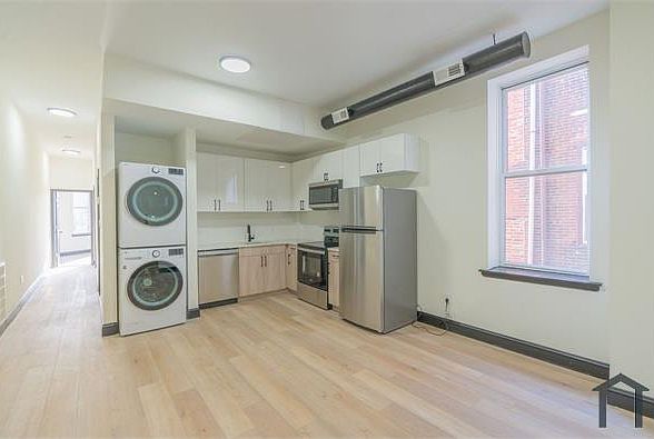 1st image of 1420 W Girard Ave #D